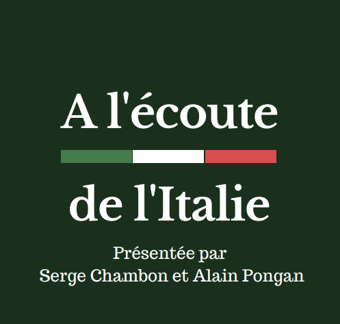 Le fond est vert foncé;
