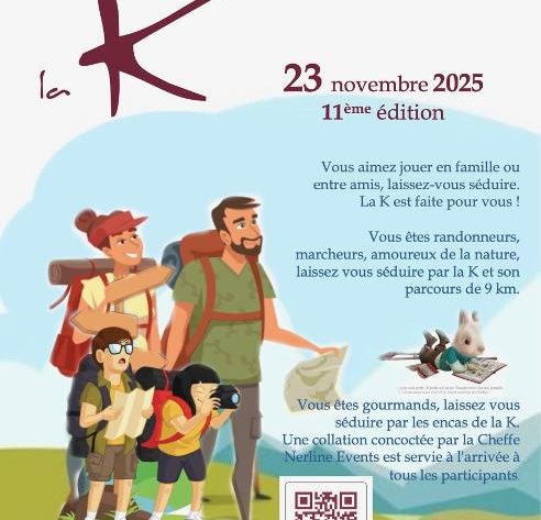Affiche pour la 11ème édition de la K de Quirieu. Sur le dessin principal, une famille nucléaire classique : une mère à gauche, un père à droite, et devant deux enfants : un garçon à lunettes, et une fille. La famille est au dessus d'une sorte de falaise pleine de verdure, qui se trouve dans une vallée. La mère se tient derrière des paneaux directionnels. Le père a un plan dans sa main gauche. Le garçon est en train d'en lire un. La fille observe le paysage avec des jumelles. Vu le découpage moche et le style graphique des parents qui dénote légèrement de celui des enfants, il s'agit sans doute d'un visuel claqué généré par IA sans le moindre respect pour les artistes et autres graphistes. On trouve sur l'affiche plusieurs logos : celui de Quirieu, celui d'Imagine Quirieu, et celui des Balcons du Dauphiné, par exemple. Il est indiqué que la K, qui aura lieu le 23 novembre 2025, en est à sa 11ème édition. En dessous d'un texte expliquant que la K est une super activité à faire en famille, entre ami ou par simple amour de la nature et de la randonné ; une illustration de lapin qui lit un lire : le personnage de Jacominus. Puis, un QR Code qui renvoie sur le site d'Imagine Quirieu.